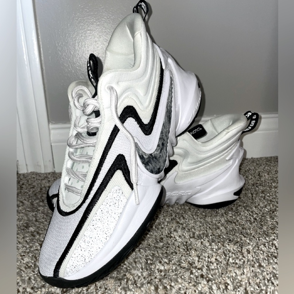 Nike cosmic unity 2
